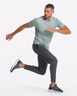 Tradewind Performance Tee | Neptune Heather -TrendSphere V109HNP SP23 M ECOMM TOPS DETAIL 3304 1x1 5567d5a0 3c2c 4da0 bf53 9b9f63a3b36c