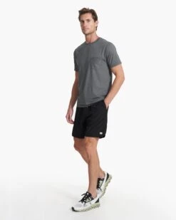 Tradewind Performance Tee | Heather Grey -TrendSphere V109HTG FA16 M ECOMM FULL 2334