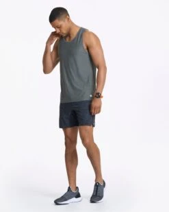 Strato Tech Tank | Dusty Pine Heather -TrendSphere V173HDY FA22 M ECOMM 0028