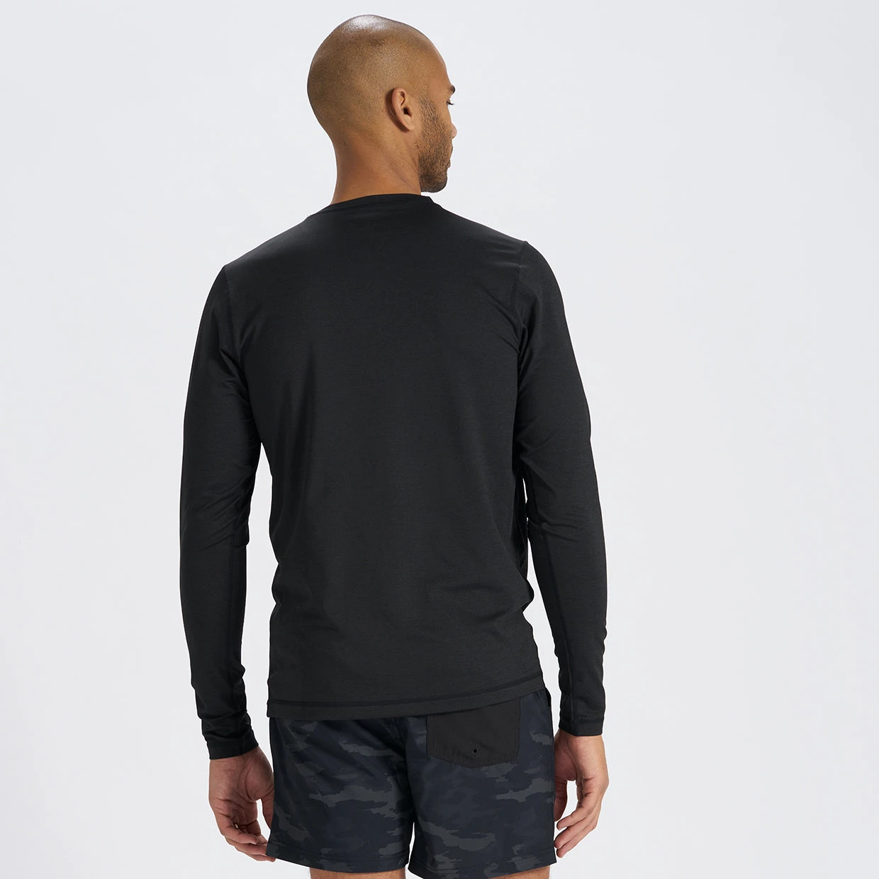Long-Sleeve Tradewind Performance Tee | Black 5 Long-Sleeve Tradewind Performance Tee | Black - Image 3
