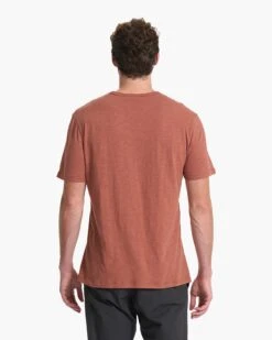 The Rise Tee | Copper -TrendSphere V182COP SP23 M ECOMM TOPS TOP 2028 1x1 69b9ba8e 6063 45a0 8b48 48a23d8400a6