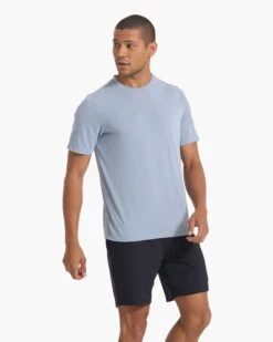 Current Tech Tee | Light Cloud -TrendSphere V195LCL FA22 M ECOMM TOP 0088