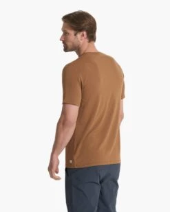 Linear Henley | Rum -TrendSphere V199RUM FA22 M ECOMM TOPS TOP 2089 1X1 8ff84647 77ae 42e8 8191 9de902b518a2