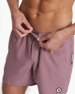 Cape Short | Marsala -TrendSphere V369MAR SP23 M ECOMM SHORTS 0945 DETAILS 1x1 04ebfdda d7c2 4648 9c23 3db53edafe57