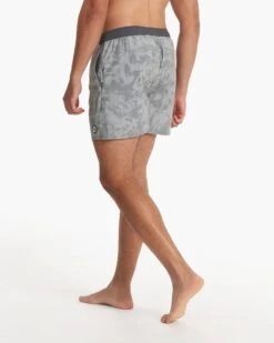 Cape Short | White Sage Nova -TrendSphere V369WSN SP23 M ECOMM SHORTS BOTTOM 2006 1x1 78577682 94c3 4859 83ed 9dbe327500e0