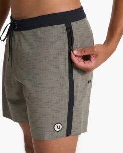 Peak Boardshort | Woodash Slub 12 Peak Boardshort | Woodash Slub -TrendSphere V374WAS SP23 M ECOMM BOARDSHORTS DETAIL 1318 1x1 8a5485fd 4bfc 4580 a5cf aeadd95cef4e
