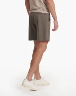 Fleet Short | Cocoa -TrendSphere V386CCO SP23 M ECOMM SHORTS DETAIL 2664 1X1 e02d1848 20fc 4835 8f3a 9d2982375692