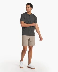 Pebble Short | Gravel -TrendSphere V399GRV SP23 M ECOMM SHORTS DETAIL 0988