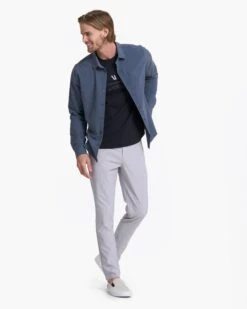 Cascade Tech Chino Pant | Fog -TrendSphere V427FOG FA22 M ECOMM FULL 3763