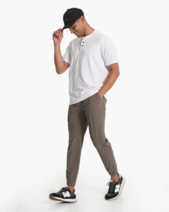Fleet Jogger | Cocoa -TrendSphere V444CCO SP23 M ECOMM PANTS BOTTOM 2874 1X1 new