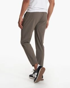 Fleet Jogger | Cocoa -TrendSphere V444CCO SP23 M ECOMM PANTS BOTTOM new