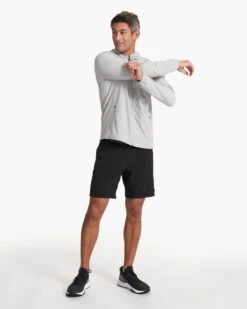 Outdoor Trainer Shell | Platinum Linen Texture -TrendSphere V512PTL SP21 M ECOMM FULL 0116 1x1 b41e84b4 91e1 4900 95fd 8f2ec90163a8