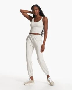 Halo Performance Crop | Salt Heather -TrendSphere VW1005HST FA23 W ECOMM TOPS FULL ALT 5