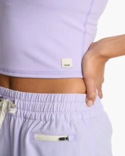 Daily Crop | Zinnia -TrendSphere VW1027ZIN FA23 M ECOMM TOPS DETAIL 2