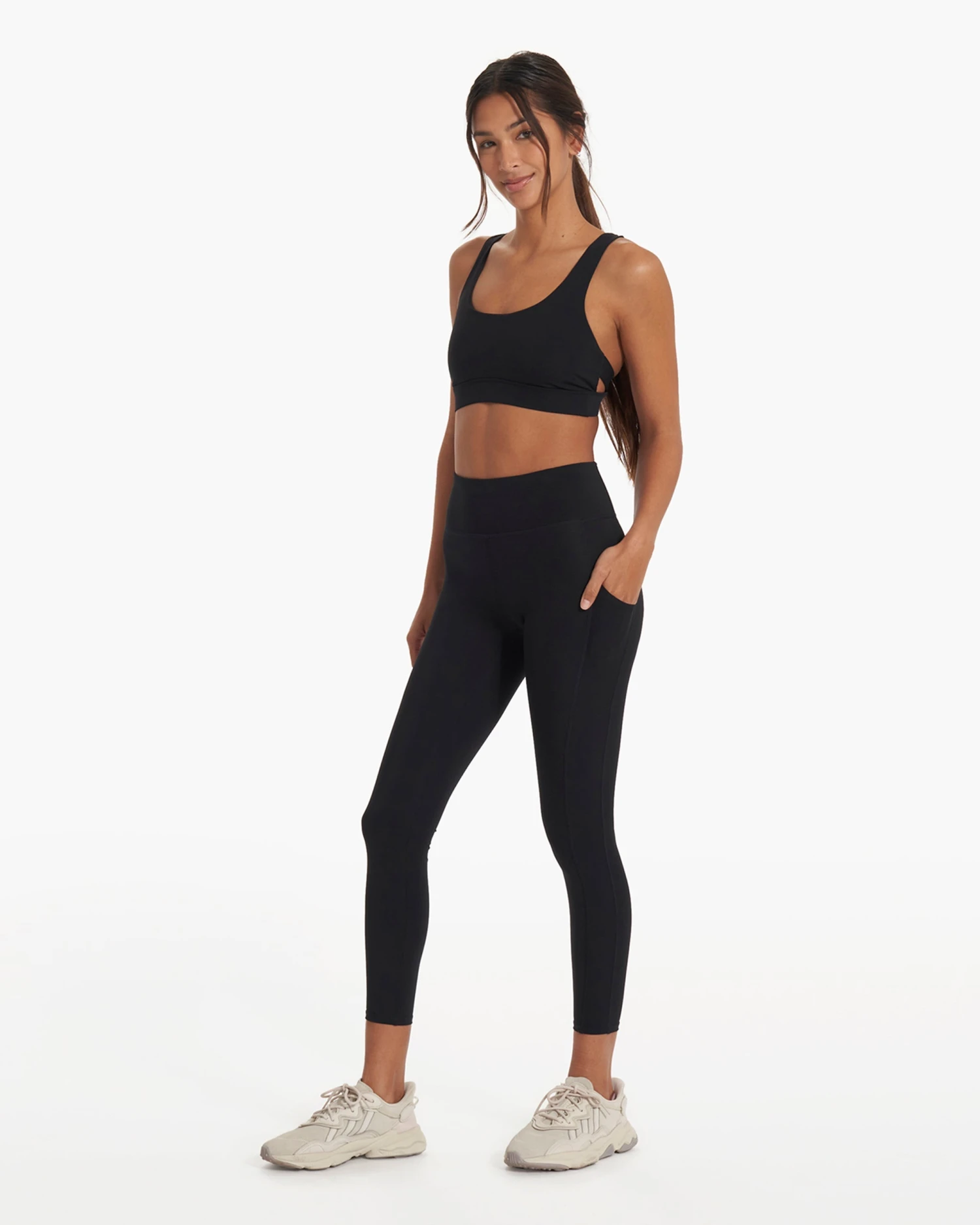 Stride Bra | Black 6 Stride Bra | Black - Image 4