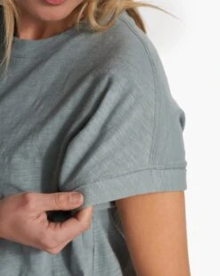 Sunset Easy Tee | Fern -TrendSphere VW1065FRN FA23 M ECOMM TOPS DETAIL 1