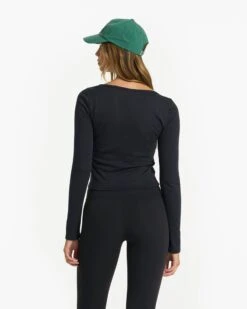 Long-Sleeve Sunrise Square Neck | Black -TrendSphere VW1076BLK FA22 W ECOMM 1603