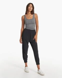 Halo Essential Tank | Heather Grey -TrendSphere VW1089HTG SP23 W ECOMM TOPS FULL 0992 1x1 d2e0c287 5511 45cf be40 a787e0edb863