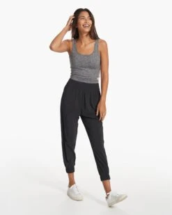 Halo Essential Tank | Heather Grey -TrendSphere VW1089HTG SP23 W ECOMM TOPS FULL 0998 1x1 e6df1ae3 ce28 44e5 91e4 4342d6a944de