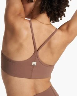 Vuori AllTheFeels™ Bra | Almond -TrendSphere VW1099ALM FA23 M ECOMM sportsbras DETAIL 1