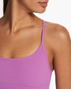 Vuori AllTheFeels™ Bra | Claret 10 Vuori AllTheFeels™ Bra | Claret -TrendSphere VW1099CLR FA23 M ECOMM sportsbras DETAIL 1