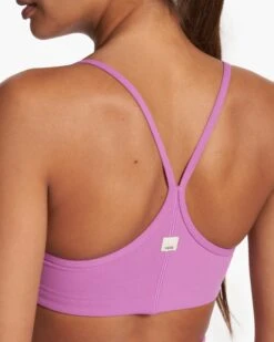 Vuori AllTheFeels™ Bra | Claret 13 Vuori AllTheFeels™ Bra | Claret -TrendSphere VW1099CLR FA23 M ECOMM sportsbras DETAIL 2