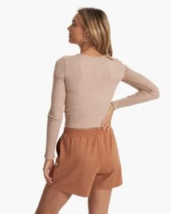 Long Sleeve Cove Twist Tee | Coconut -TrendSphere VW1114COC SP23 W ECOMM TOPS 1490 1x1 f6f6bb99 b659 43e5 8176 1b6a077078f1