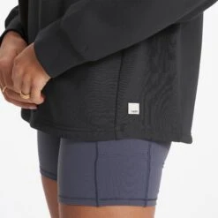 Restore Oversized Crew | Washed Black -TrendSphere VW265WBL FA22 W ECOMM 01669 Retouch