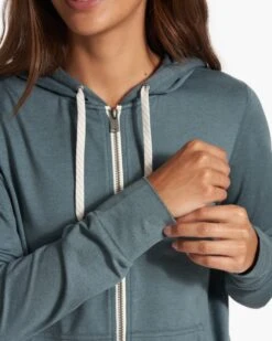 Halo Performance Hoodie 2.0 | Lake Heather 10 Halo Performance Hoodie 2.0 | Lake Heather -TrendSphere VW268HLK FA23 M ECOMM fleece DETAIL 1