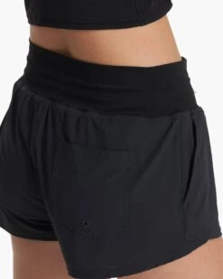Seabreeze Short | Black -TrendSphere VW370BLK SP23 W ECOMM SHORTS 3860 DETAIL 1x1 0d220f0d 601b 4da7 82e4 a10a69060dc2