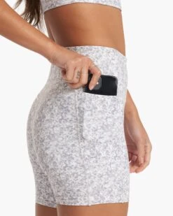 Studio Pocket Short | Light Micro Mini Camo -TrendSphere VW390LMM SP23 W ECOMM SHORTS BOTTOM 0486 1x1 23b45be7 69e7 46a8 9610 85732114e48a