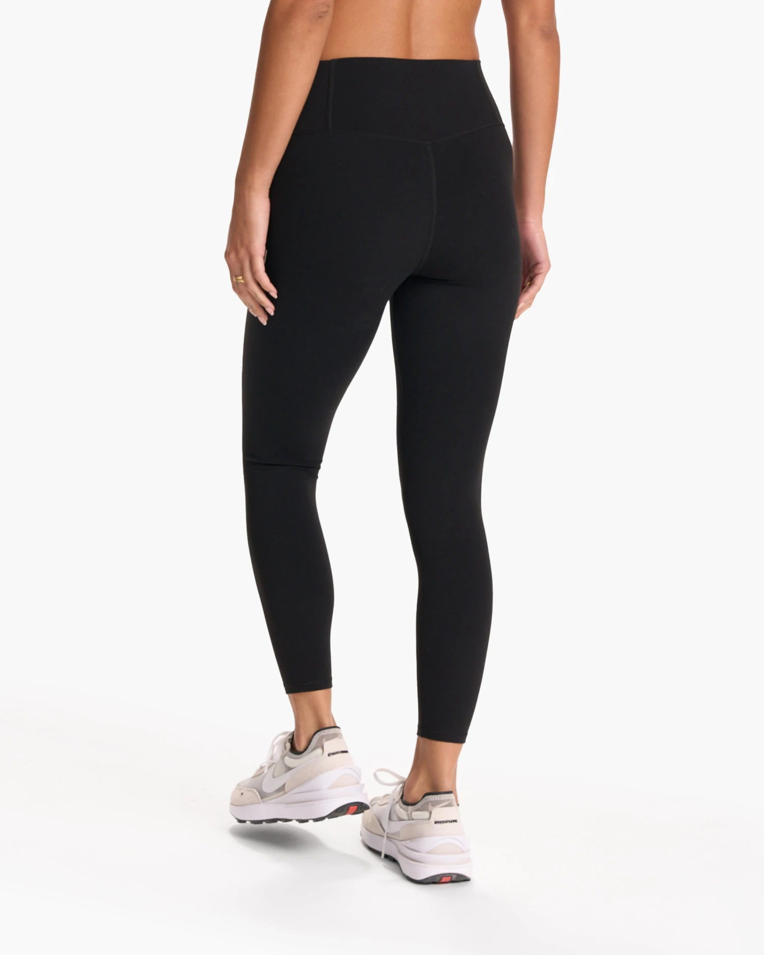 Vuori AllTheFeels™ Legging - Short | Black 7 Vuori AllTheFeels™ Legging - Short | Black - Image 5