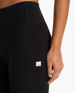 Vuori AllTheFeels™ Legging - Short | Black 11 Vuori AllTheFeels™ Legging - Short | Black -TrendSphere VW4018 SBLK FA23 W ECOMM PANTS DETAIL 10