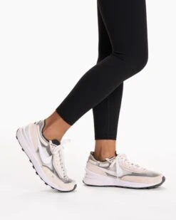 Vuori AllTheFeels™ Legging - Short | Black 13 Vuori AllTheFeels™ Legging - Short | Black -TrendSphere VW4018 SBLK FA23 W ECOMM PANTS DETAIL 9