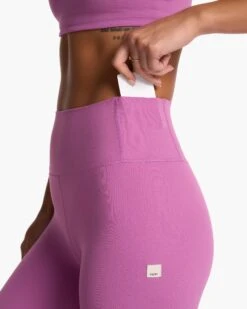 Vuori AllTheFeels™ Legging - Short | Claret -TrendSphere VW4018 SCLR FA23 W ECOMM PANTS DETAIL 8 927bb72a 3642 4799 8dc8 352bde707f0f