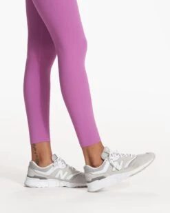 Vuori AllTheFeels™ Legging | Claret -TrendSphere VW4018CLR FA23 W ECOMM PANTS DETAIL 6