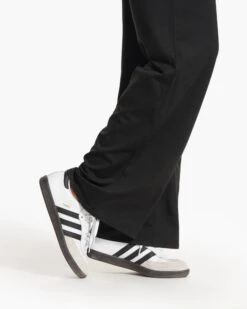 Halo Essential Wideleg - Long | Black Heather 13 Halo Essential Wideleg - Long | Black Heather -TrendSphere VW4023 LHBK FA23 W ECOMM PANTS DETAIL 6