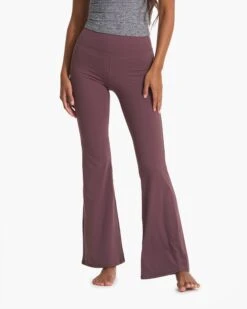 Studio Flare | Chestnut -TrendSphere VW4043CHN FA22 W ECOMM BOTTOM 6759 1x1 661d0dbb 5c3b 4987 84b6 19a548f3dcad