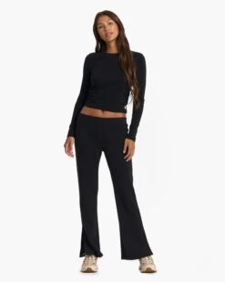 Sedona Wideleg Sweatpant | Black -TrendSphere VW4044BLK SP23 W ECOMM BOTTOM 7430 1x1 745a04a5 1818 47e8 8bae 713795cc4833