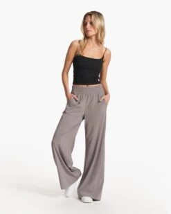 Villa Wideleg | Smoke 12 Villa Wideleg | Smoke -TrendSphere VW4047SMK FA23 W ECOMM PANTS FULL 3