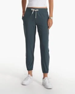 Weekend Jogger | Stone -TrendSphere VW422STN SP23 W ECOMM PANTS 2293 BOTTOM 1x1 885a2338 e453 444a 85c0 026d6e64c722