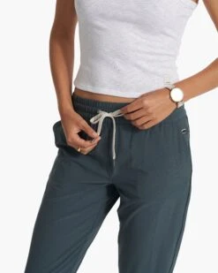 Weekend Jogger | Stone -TrendSphere VW422STN SP23 W ECOMM PANTS 2334 DETAIL 1x1 3b1d790a dfa2 4a8c 9ba2 791a578b21e2