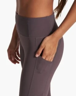 Stride Legging | Plum -TrendSphere VW429PLU FA23 W ECOMM PANTS DETAIL 8