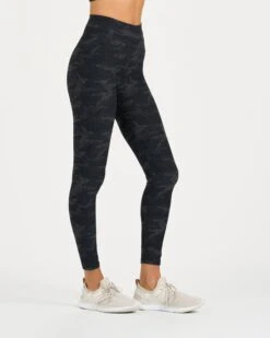 Clean Elevation Legging | Black Camo -TrendSphere VW444BCM 1