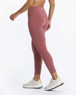 Studio Pocket Legging-Short | Rosewood 12 Studio Pocket Legging-Short | Rosewood -TrendSphere VW446 SRSD 0384 RETOUCH