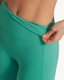 Studio Pocket Legging | Bergamot -TrendSphere VW446BGM SP23 W ECOMM PANTS DETAIL 3387 1x1 bc781d3c 8559 4c35 b07f f8377c843245