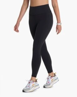 Studio Pocket Legging | Black -TrendSphere VW446BLK FA22 W ECOMM CURVE 03419 1x1 3ee2f8c1 aca0 4ab6 867a 4bc164e834ca