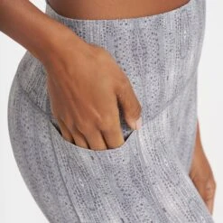 Studio Pocket Legging | Dune Snake 15 Studio Pocket Legging | Dune Snake -TrendSphere VW446DSK 1225