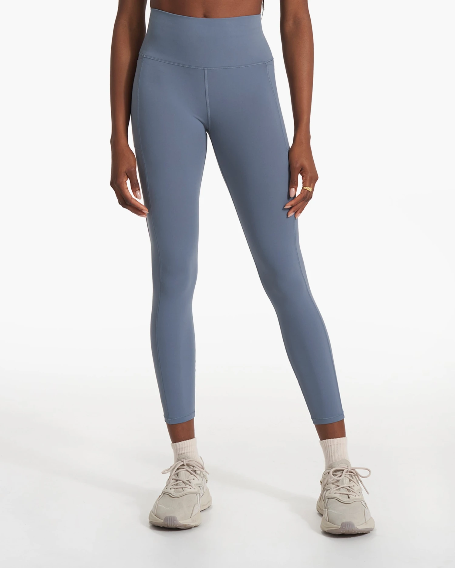 Studio Pocket Legging | Light Azure 3 Studio Pocket Legging | Light Azure