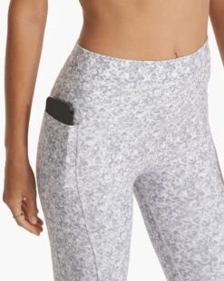 Studio Pocket Legging | Light Micro Mini Camo 11 Studio Pocket Legging | Light Micro Mini Camo -TrendSphere VW446LMM SP23 W ECOMM PANTS 2710 BOTTOM 1x1 632b3686 82bf 4172 a5d3 2dadbedfe78c